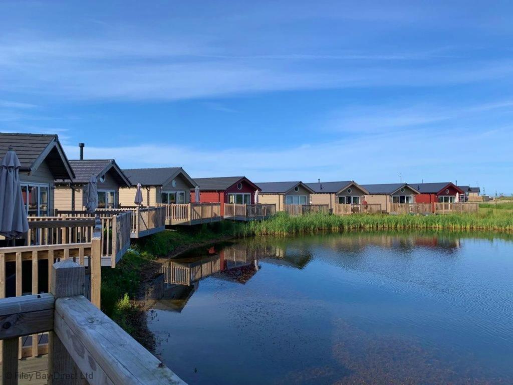 Lakeside Retreat At The Bay Filey, Sleeps 4, 2 Non-Shedding Dogs Welcome For Free المظهر الخارجي الصورة