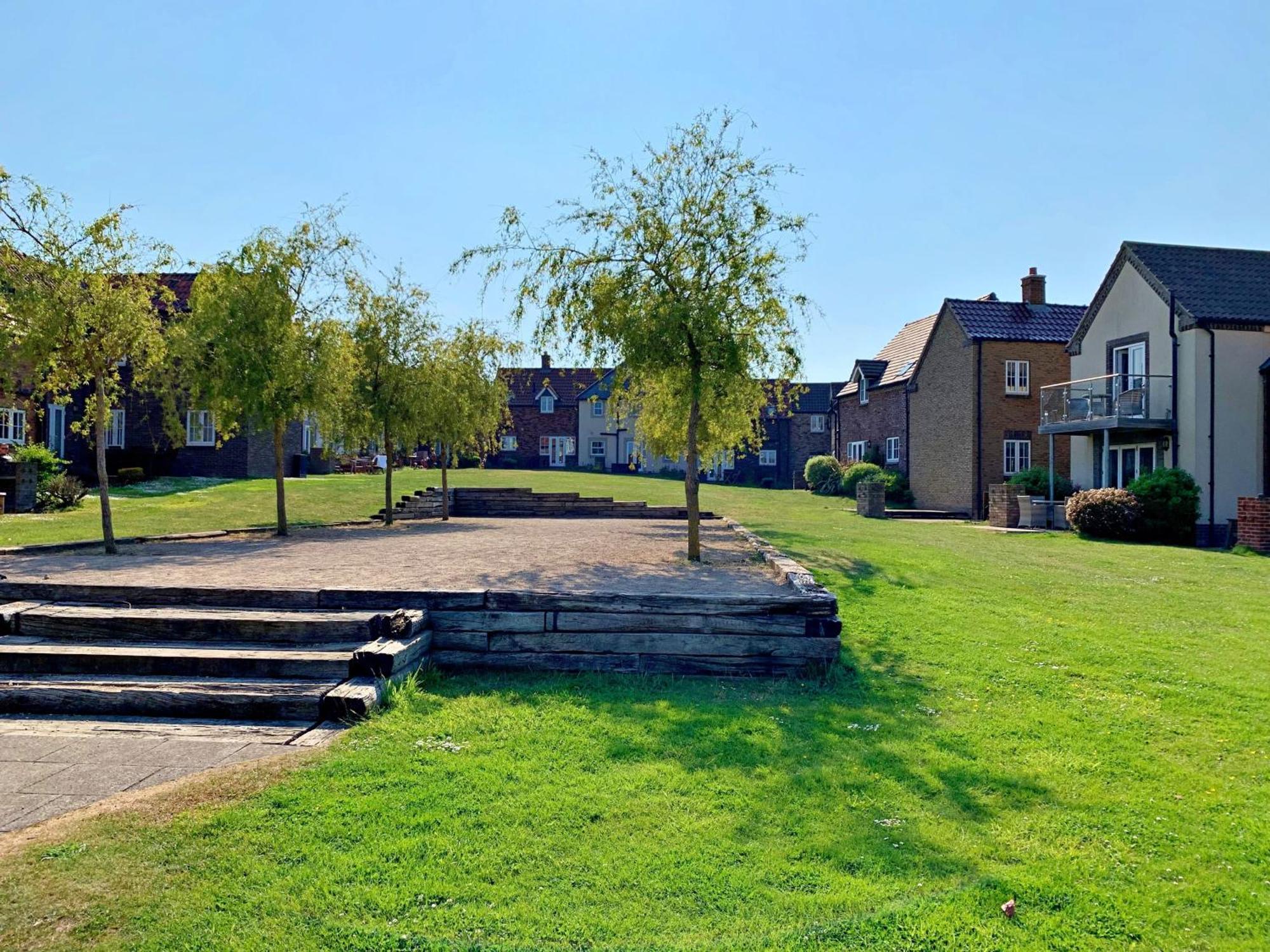 Lakeside Retreat At The Bay Filey, Sleeps 4, 2 Non-Shedding Dogs Welcome For Free المظهر الخارجي الصورة